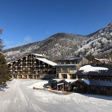 Superbe De Montagne, Au Pied Des Pistes De Ski, Classe 3 Etoiles